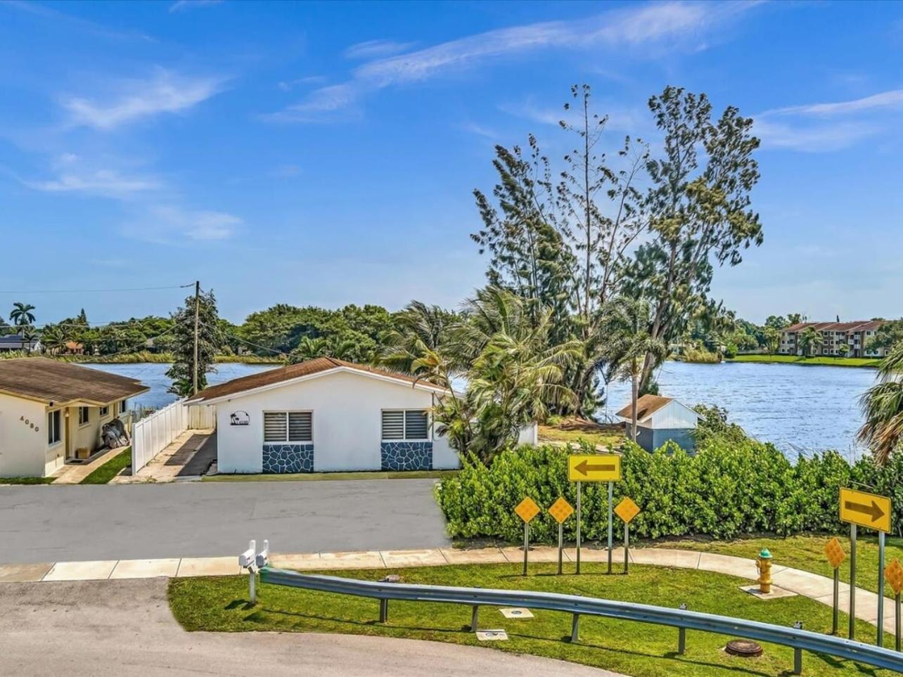 Charming 2Br Lakefront Cottage In Davie Near Beach Bagian luar foto