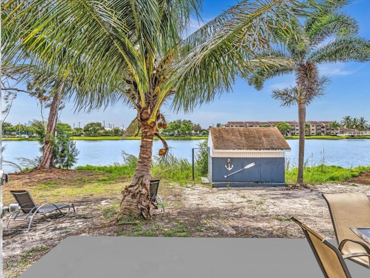 Charming 2Br Lakefront Cottage In Davie Near Beach Bagian luar foto